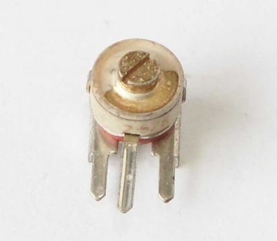 Тример кондензатор 2.5-6pF