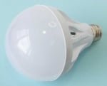 Светодиодна лампа 220V/W12 E27