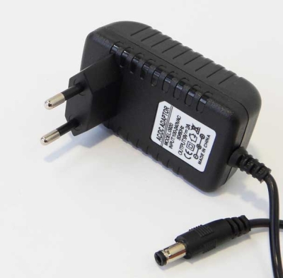 Адаптер 9V/2.0A SW-0920