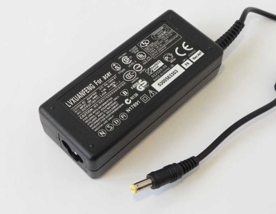 Адаптер 19V/3.42A AC