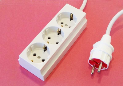Разклонител с кабел 3K/2м BG-321W