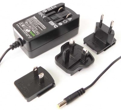 Адаптер 15V/1.6A SW UNI