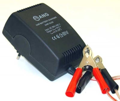 Зарядно устройство 12V/4.7A CHR1250