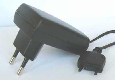 Зарядно устройство за GSM S/E K750 220V