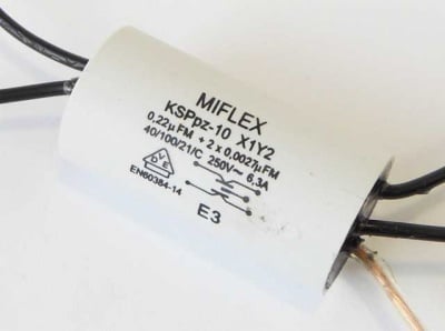 Филтърен кондензатор 0.22uF + 2x2700pF 02