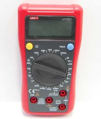 Измервателен уред UT132D
