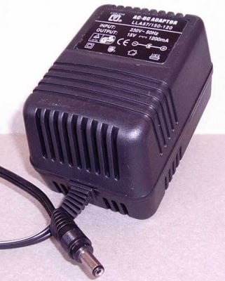 Адаптер 15V/1.2A