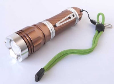Акумулаторен прожектор 17 CREE