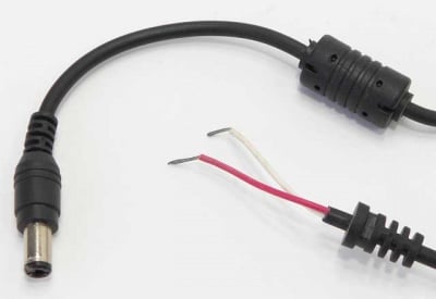 Захранваща букса женска 3063-23 с кабел